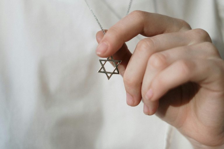 Beth Hillel recrute …