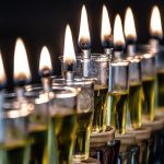 H̱anoukkah allumage de la dernière bougie en ligne